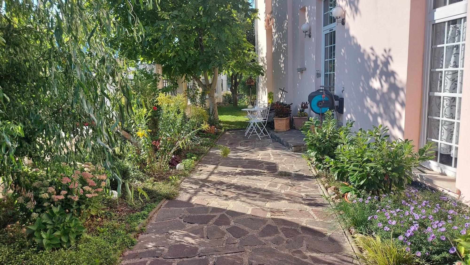 Leipzig Ferienwohnung In Ruhiger Lage Esterno foto